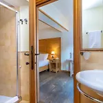 Valbruna Inn Bed & Breakfast מלון 3*