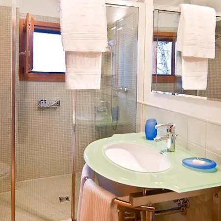 Valbruna Inn Bed & Breakfast Hotel