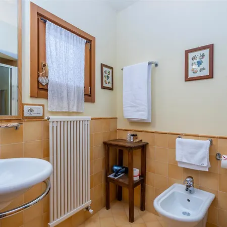 Hotel Valbruna Inn Bed & Breakfast 3*