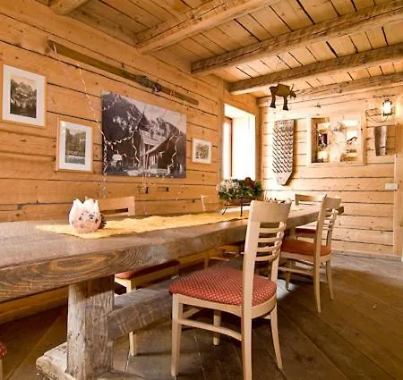 Valbruna Inn Bed & Breakfast فندق فالبرونا