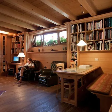 Valbruna Inn Bed & Breakfast Hotel